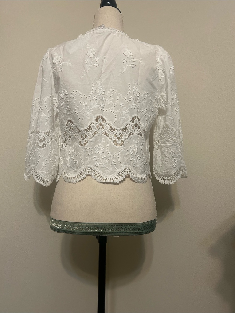 Caroline Constas White Embroidered Lace Button-Front Top - Picture 2 of 3